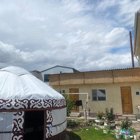 Nomad Guest House Kochkor Ngoại thất bức ảnh